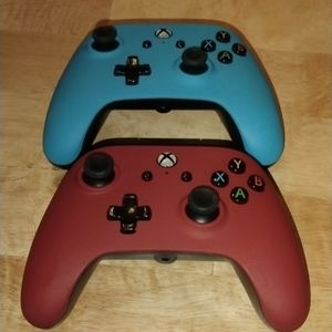 Xbox One controllers